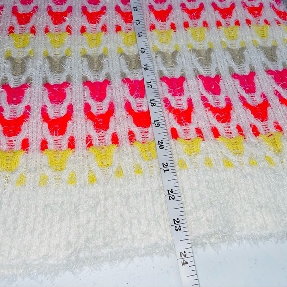 American Rag Crew Fuzzy Soft White Eyelash Tan Neon Pink Orange Yellow Sweater - Picture 6 of 8